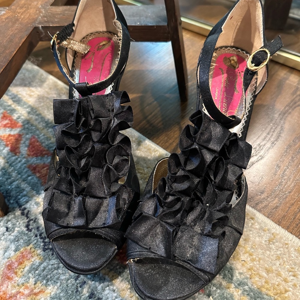 Poetic License Ruffle Heels - Black - Picture 2 of 7